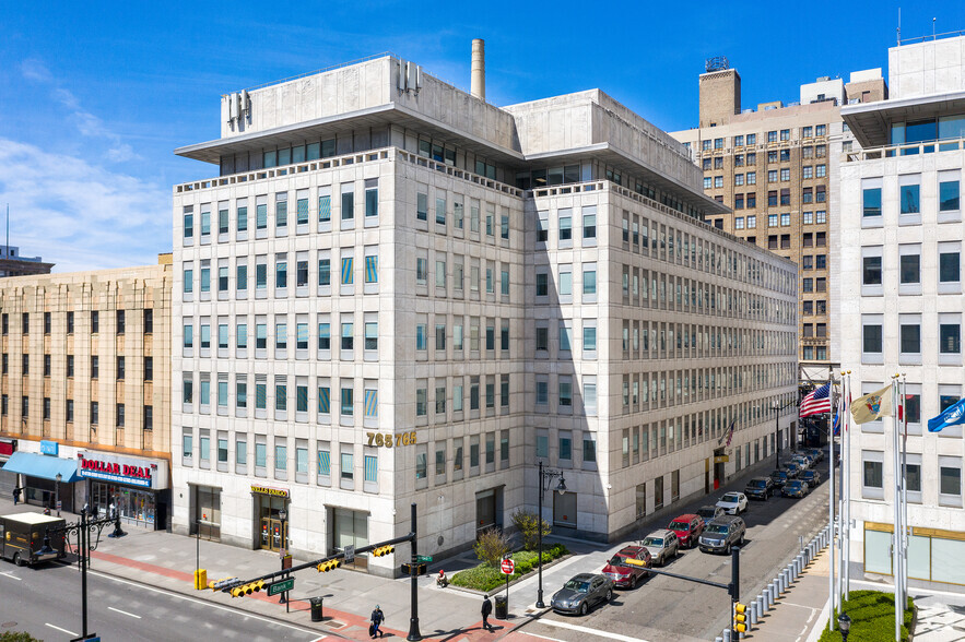 765-769 Broad St, Newark, NJ for rent - Building Photo - Image 1 of 4