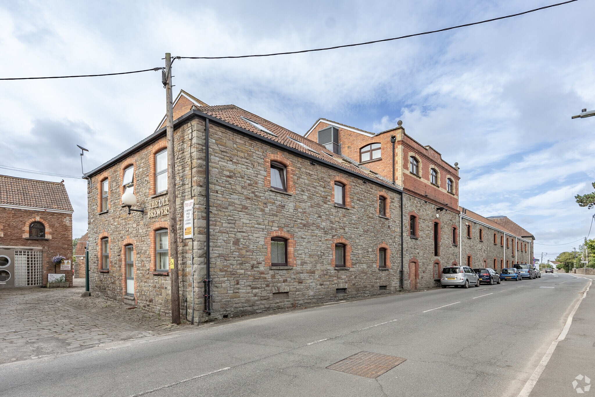 7-11 Lodway, Bristol to rent Primary Photo- Image 1 of 8