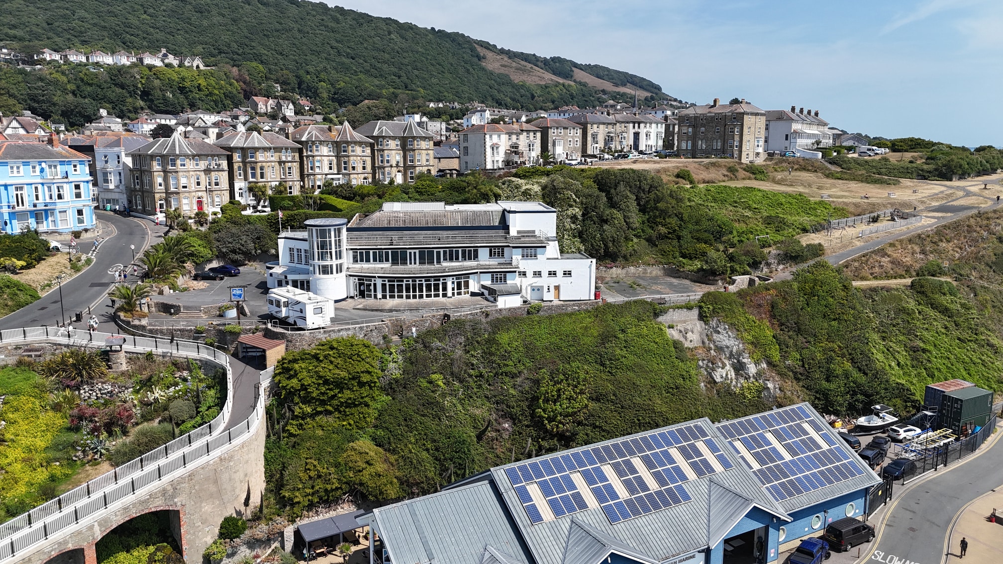 Pier St, Ventnor to rent Building Photo- Image 1 of 5