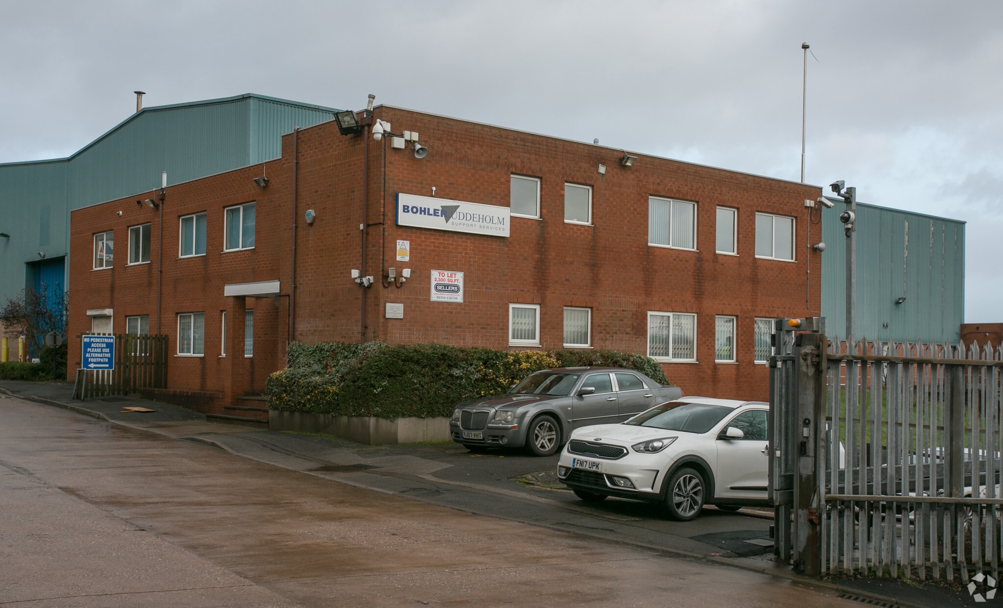 Taylors Ln, Oldbury to rent Primary Photo- Image 1 of 2