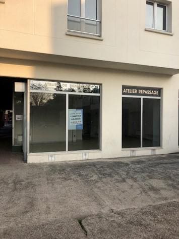 31 Place Du 14 Juillet 1789, Moissy-Cramayel to rent Building Photo- Image 1 of 6