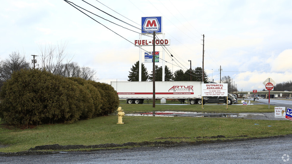 4300 State Route 5, Newton Falls, OH for rent - Building Photo - Image 3 of 5