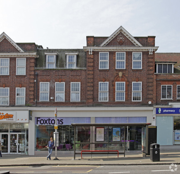 33-35 Bridge St, Pinner for rent - Building Photo - Image 1 of 1