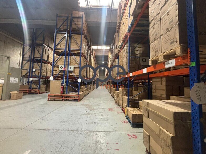 Industrial in Gonesse to rent - Building Photo - Image 3 of 8