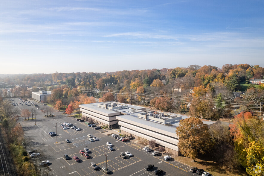 700 Kinderkamack Rd, Oradell, NJ for rent - Aerial - Image 2 of 12