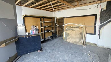 10-12 Wargrave Rd, Newton Le Willows to rent Interior Photo- Image 2 of 5