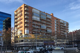 Calle José Castán Tobeñas, 1, Madrid, Madrid for sale Primary Photo- Image 1 of 4