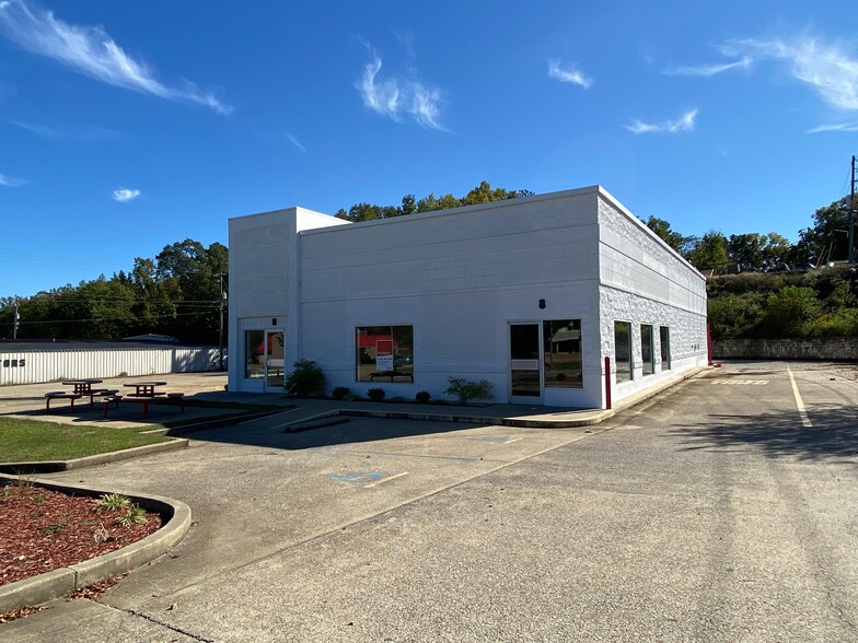 246 Bexar Ave E, Hamilton, AL for rent - Primary Photo - Image 1 of 5