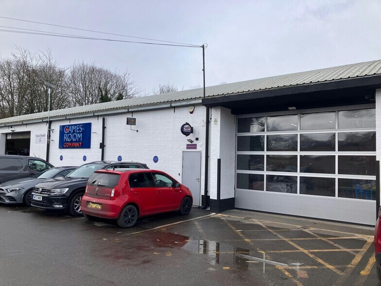 16c Hamm Moor Ln, Addlestone for sale - Building Photo - Image 1 of 1