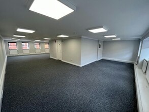 108-112 Windsor Rd, Slough to rent Interior Photo- Image 2 of 4