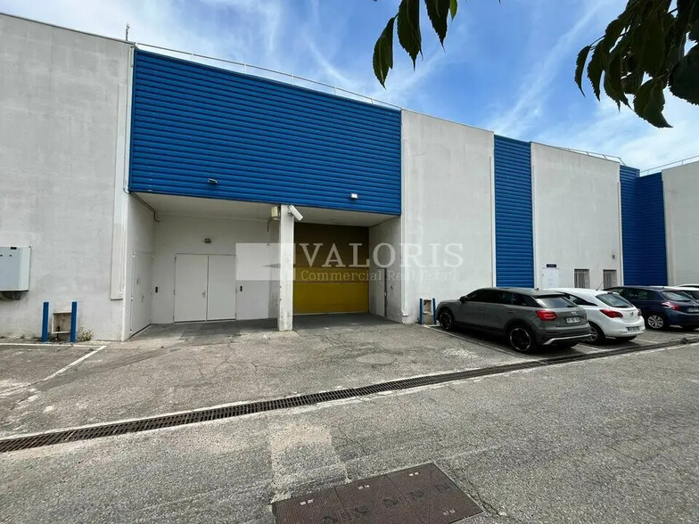 Light Industrial in Vitrolles to rent - Building Photo - Image 2 of 14
