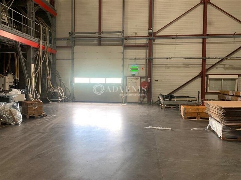 Industrial in Vendome to rent - Building Photo - Image 2 of 8