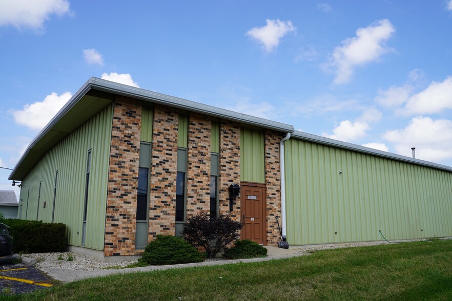 444 W Coliseum Blvd, Fort Wayne, IN for sale - Building Photo - Image 3 of 8