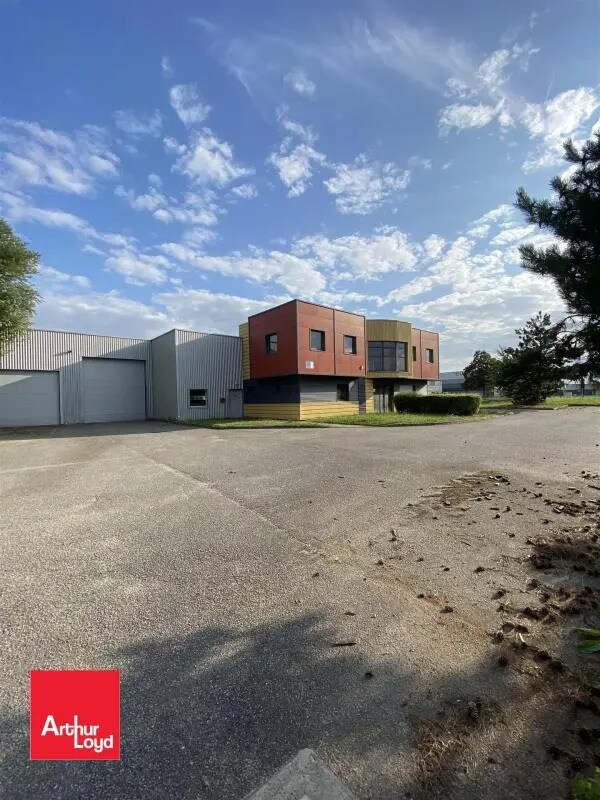 Location Local d'activités 939 m² - Photo 1