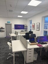 Doncaster Road, Doncaster to rent Interior Photo- Image 2 of 4