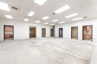 14701-14721 Princeton Ave, Moorpark, CA to rent Building Photo- Image 2 of 8