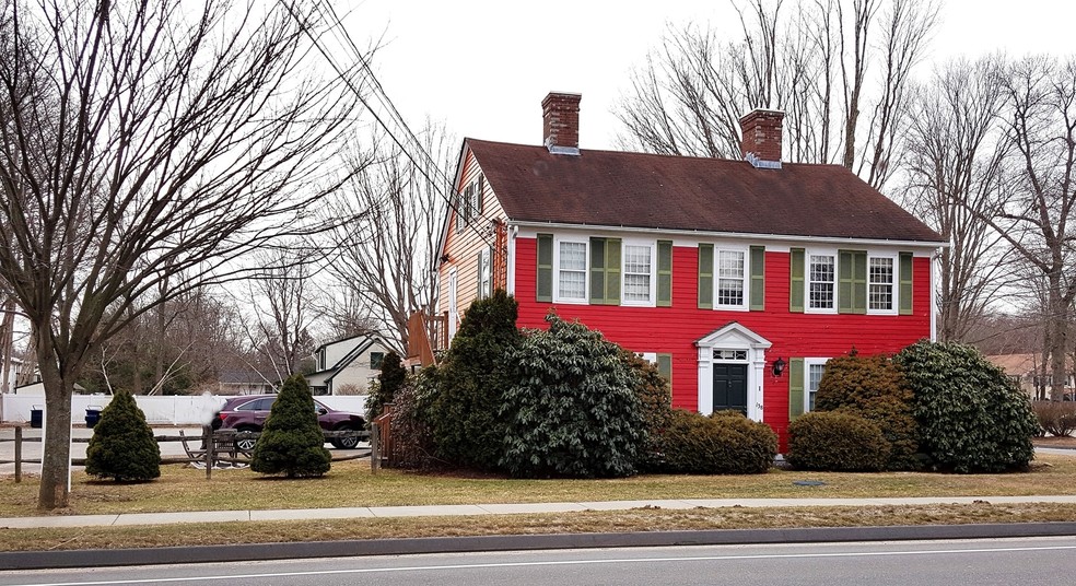 138 E Main St, Clinton, CT for sale - Primary Photo - Image 1 of 1