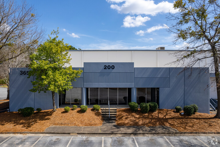 3655 Atlanta Industrial Dr NW, Atlanta, GA for rent - Building Photo - Image 3 of 26