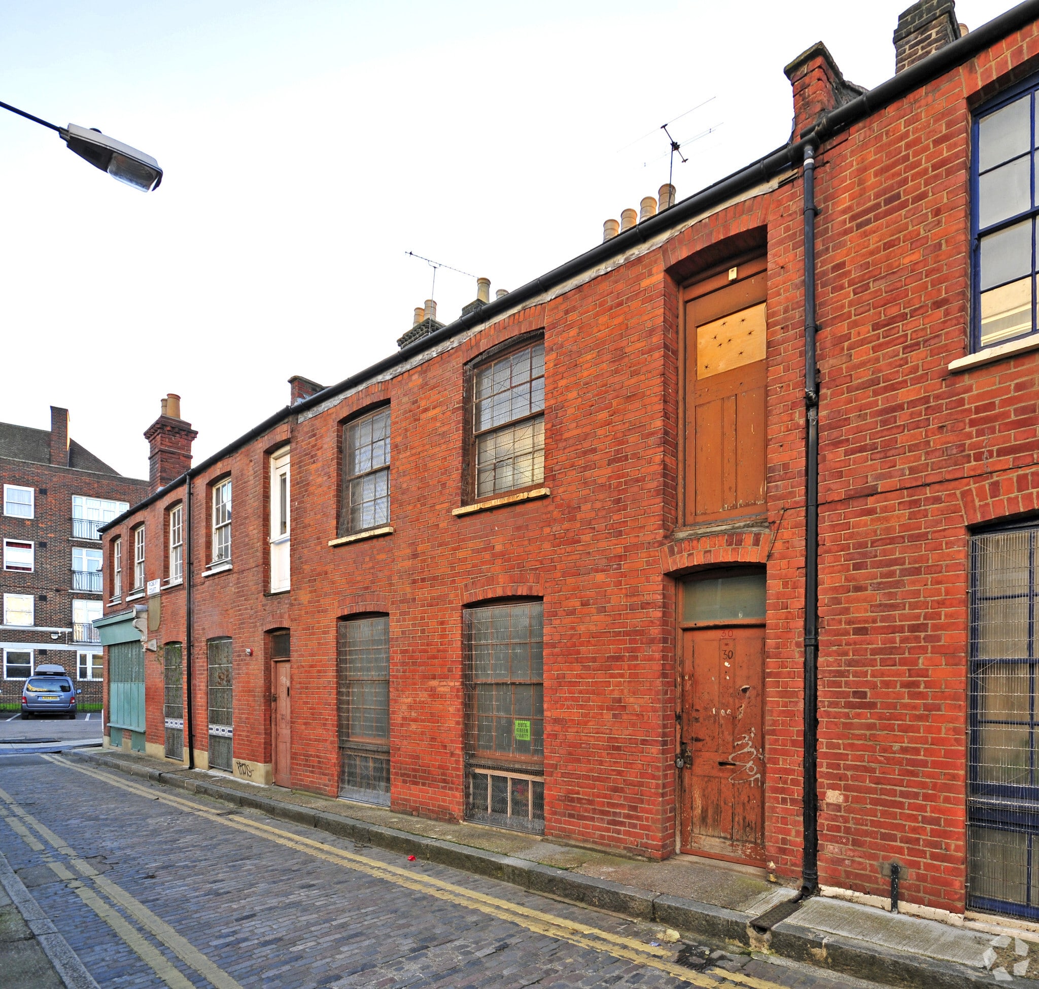 Padbury Ct, London to rent Primary Photo- Image 1 of 2