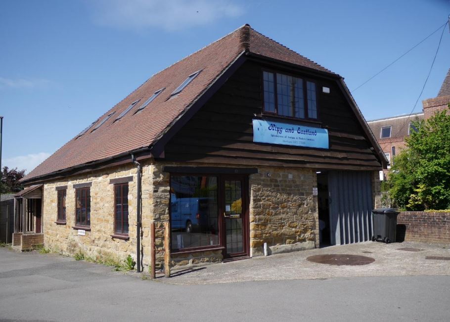 60 Queen St, Horsham for sale Primary Photo- Image 1 of 1