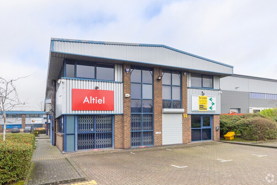13 Vermont Pl, Milton Keynes for sale - Primary Photo - Image 1 of 1