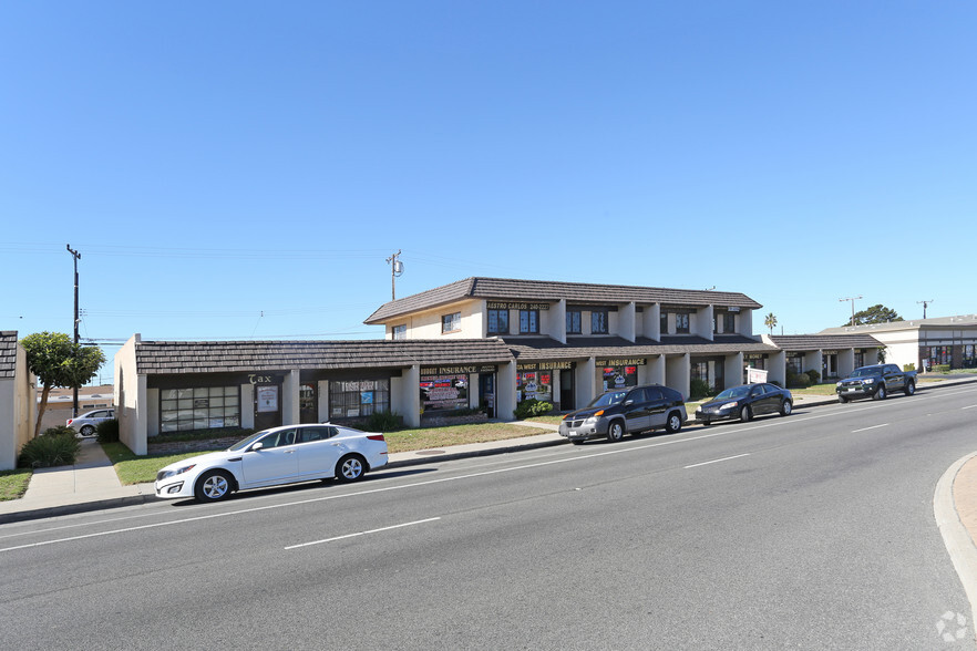 4025-4051 Saviers Rd, Oxnard, CA for rent - Building Photo - Image 2 of 5