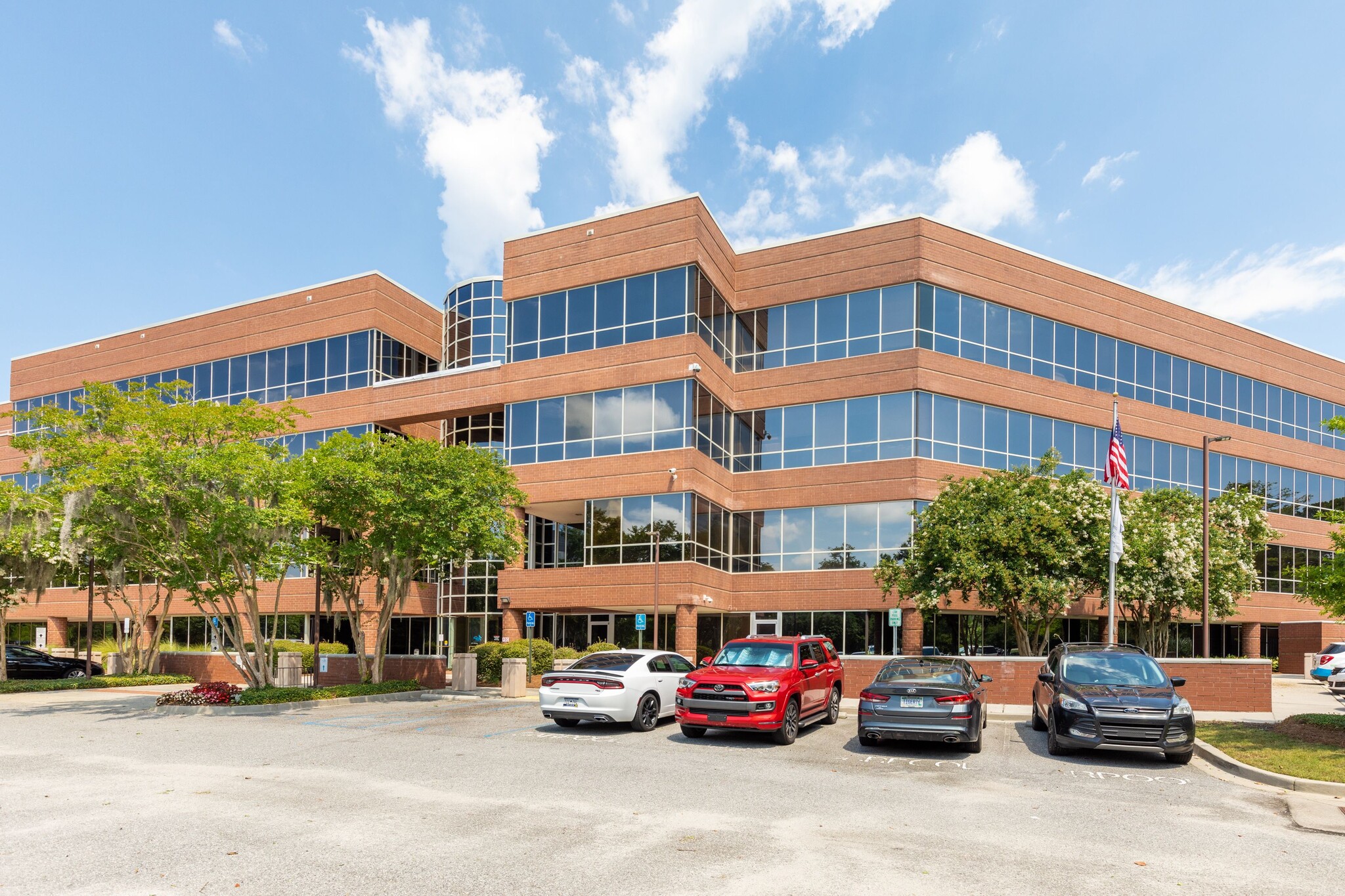 3950 Faber Place Dr, North Charleston, SC for rent Building Photo- Image 1 of 17