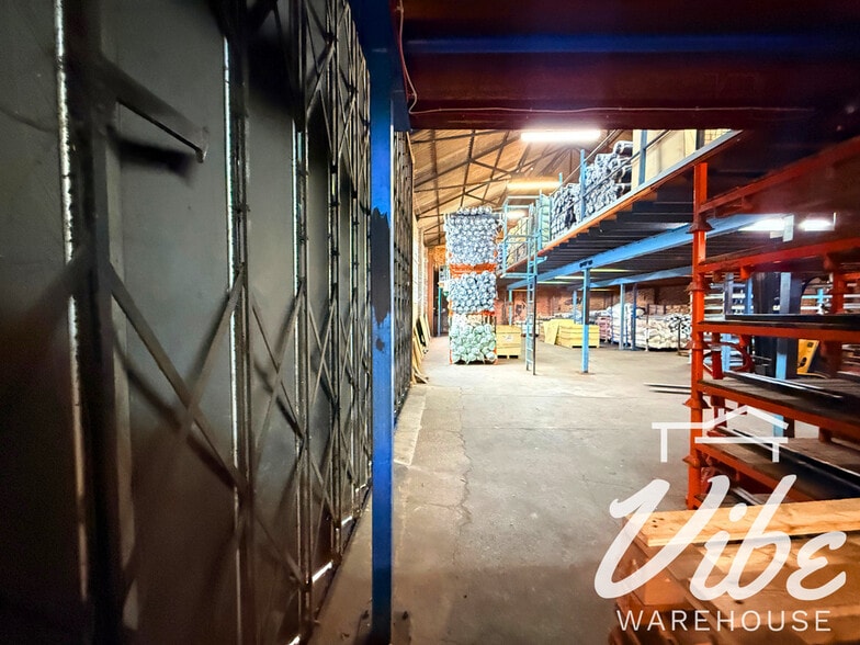 Downs Rd, London to rent - Building Photo - Image 2 of 8