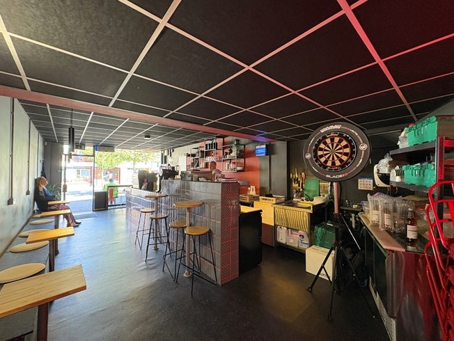 337, 341 & 343 Beersbridge Road portfolio of 3 properties for sale on LoopNet.co.uk - Interior Photo - Image 3 of 11