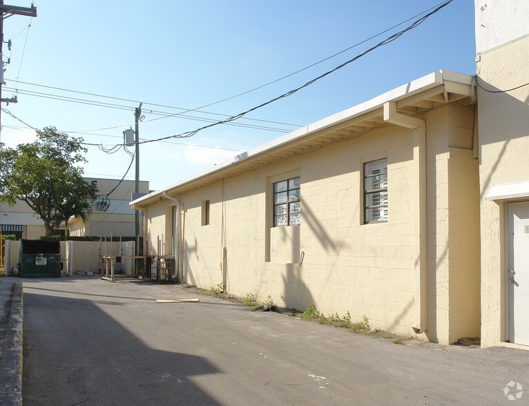 182 Glades Rd, Boca Raton, FL to rent - Building Photo - Image 3 of 4