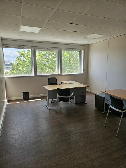72-90 Boulevard Anatole France, Saint-Denis to rent - Building Photo - Image 2 of 7