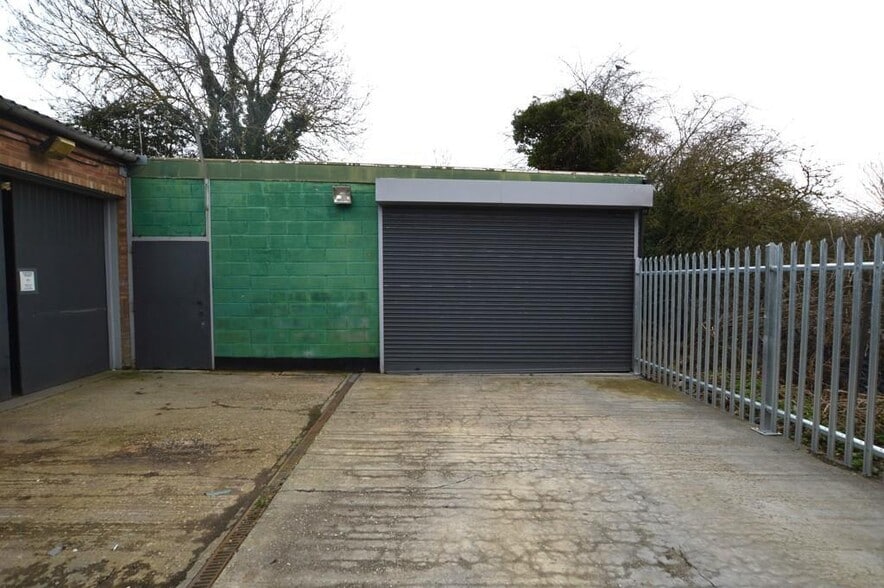 Harrison Dr, Braintree to rent - Building Photo - Image 2 of 7
