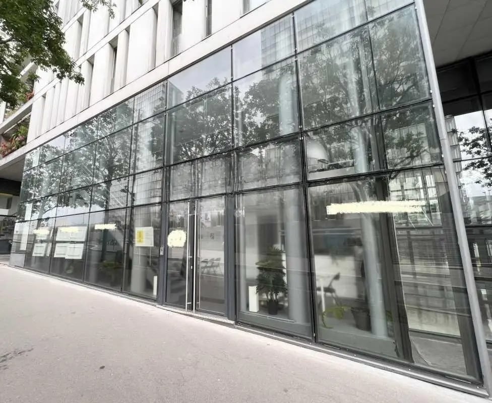 Location Bureaux 150 m² - Photo 1