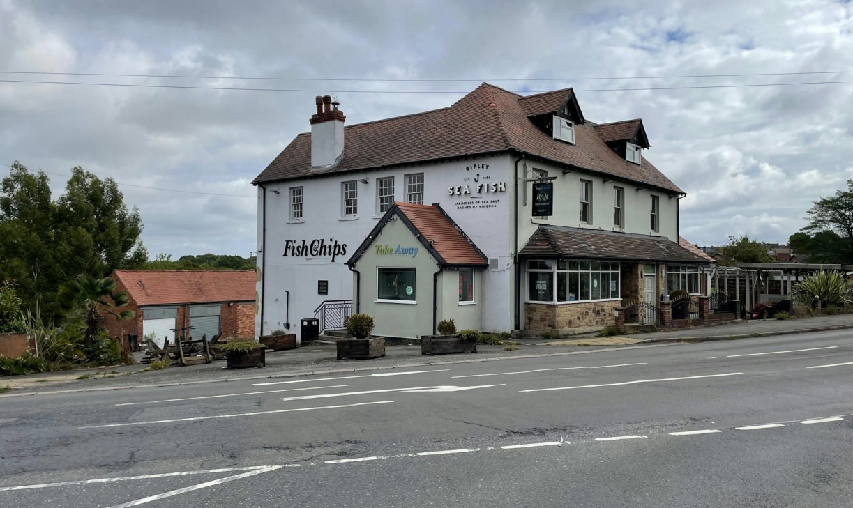 68 Cromford Rd, Ripley to rent Building Photo- Image 1 of 2