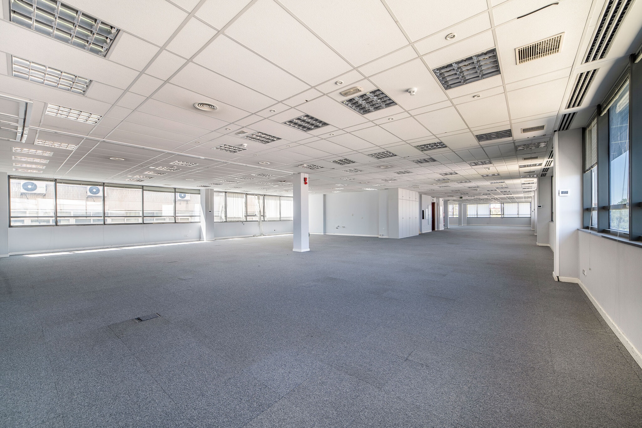 Retail in Madrid, Madrid to rent Interior Photo- Image 1 of 9