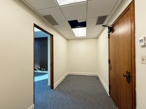 77 W Washington St, Chicago, IL to rent Interior Photo- Image 1 of 4