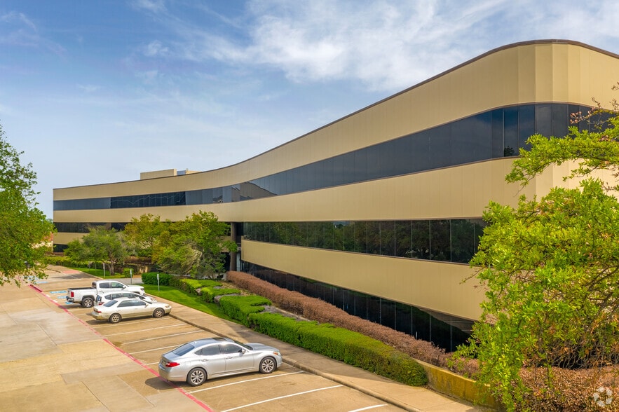 1200 W Walnut Hill Ln, Irving, TX for rent - Building Photo - Image 1 of 9