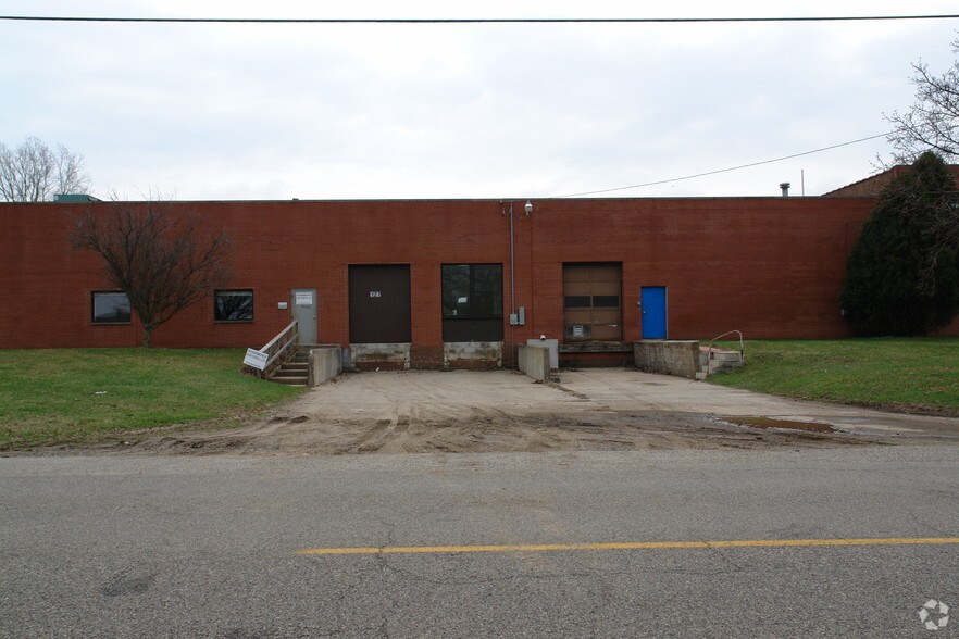 127-129 Industrial Ave, Coldwater, MI for rent - Building Photo - Image 3 of 7