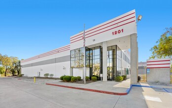 1201 Park Center Dr, Vista, CA for rent Building Photo- Image 1 of 6