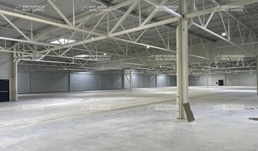 Light Industrial in Le Blanc-Mesnil to rent Interior Photo- Image 2 of 4