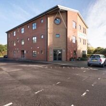 Caxton Clos, Andover for rent Building Photo- Image 1 of 10