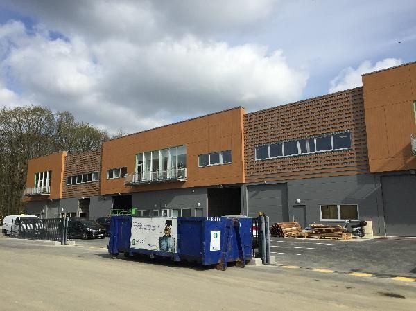 Light Industrial in Villebon-sur-Yvette to rent Building Photo- Image 1 of 5