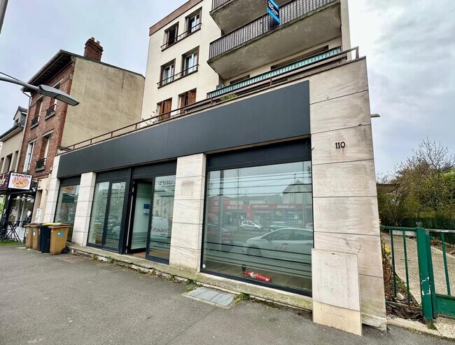Location Commerce 100 m²
