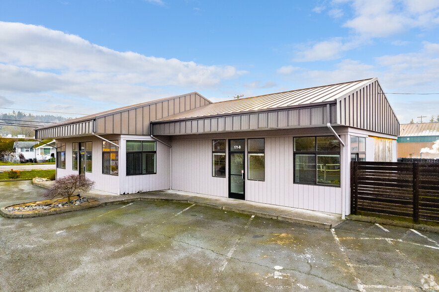 175 Hansen Ln, Woodland, WA for rent - Primary Photo - Image 1 of 18