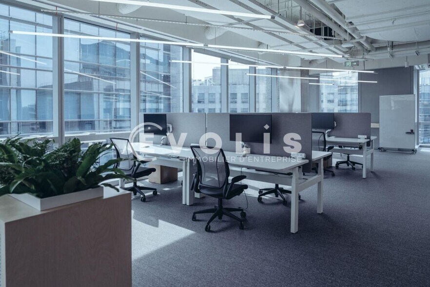 Office in Chessy for sale - Interior Photo - Image 2 of 7