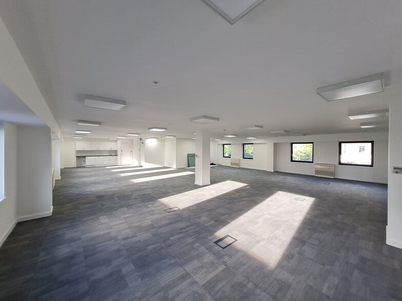 15 Petersham Rd, Richmond to rent - Building Photo - Image 2 of 7