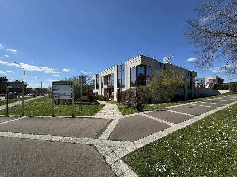 Office in Dijon to rent - Primary Photo - Image 1 of 6