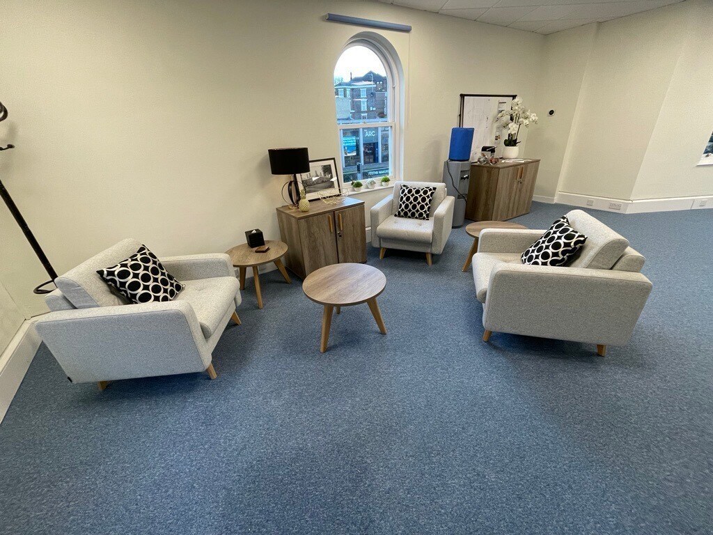 27 Jewry St, Winchester to rent Interior Photo- Image 1 of 3