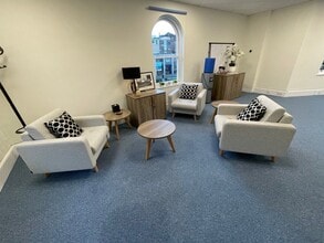 27 Jewry St, Winchester to rent Interior Photo- Image 1 of 3