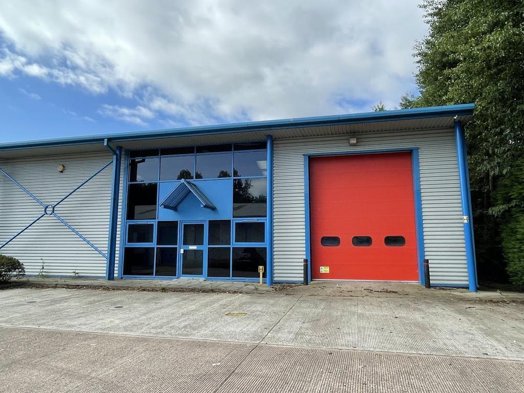 Parkhall Rd, Stoke On Trent to rent Building Photo- Image 1 of 9